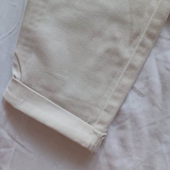 Abercrombie and Fitch Women's Light Cream Coloured Pants - Picture 3 of 4